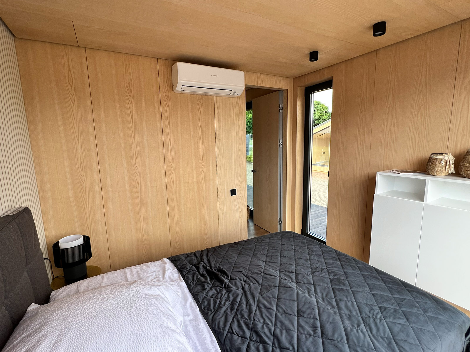 Tiny House - Modulhus - Minihus - Containerhus, Prefabricerat Hus - 40 m² - Energieffektiv - SIP-Modell Tiny House - Modulhus - Minihus - Containerhus, Prefabricerat Hus - 40 m² - Energieffektiv - SIP-Modell