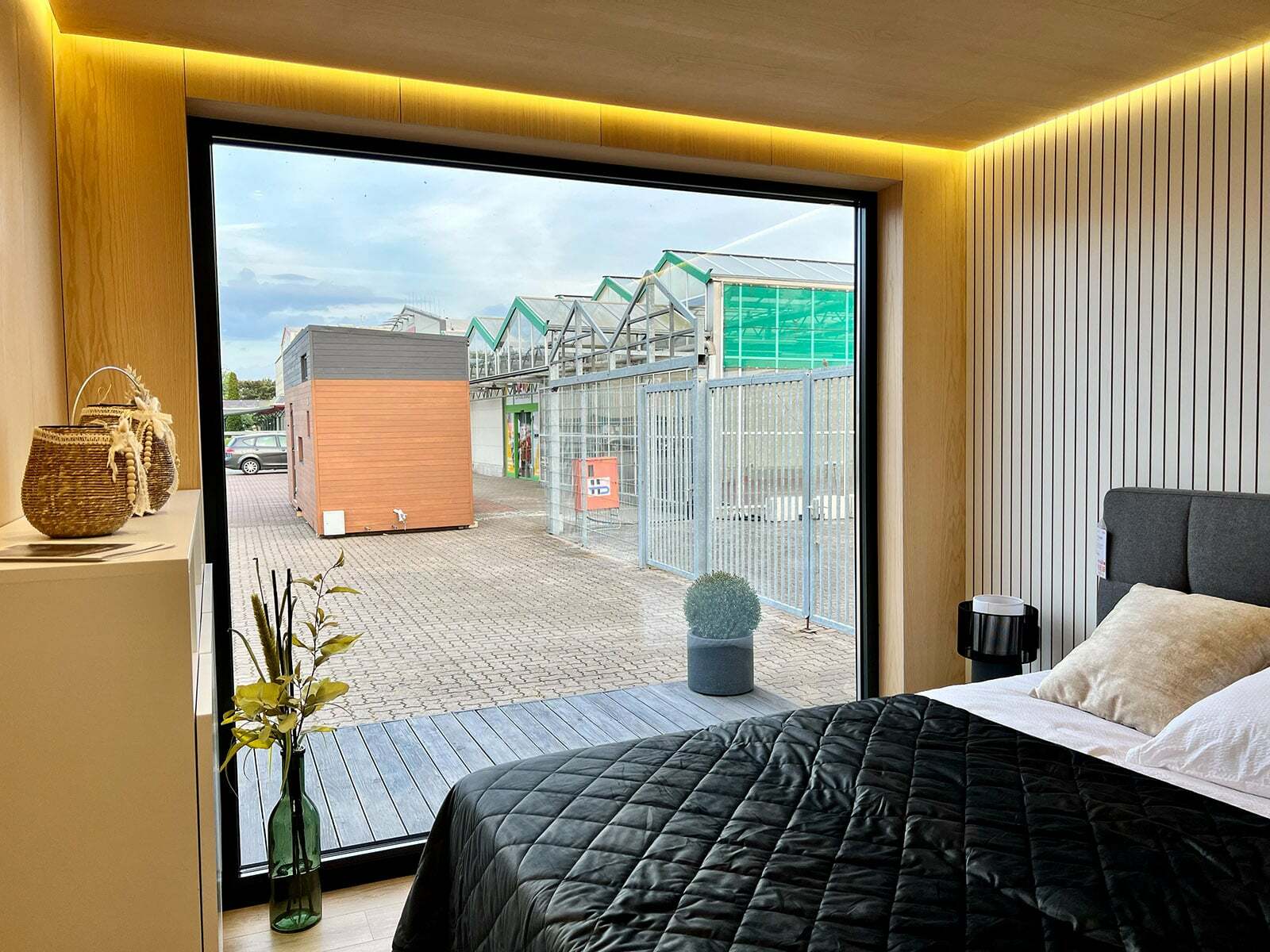 Tiny House - Modulhus - Minihus - Containerhus, Prefabricerat Hus - 40 m² - Energieffektiv - SIP-Modell Tiny House - Modulhus - Minihus - Containerhus, Prefabricerat Hus - 40 m² - Energieffektiv - SIP-Modell
