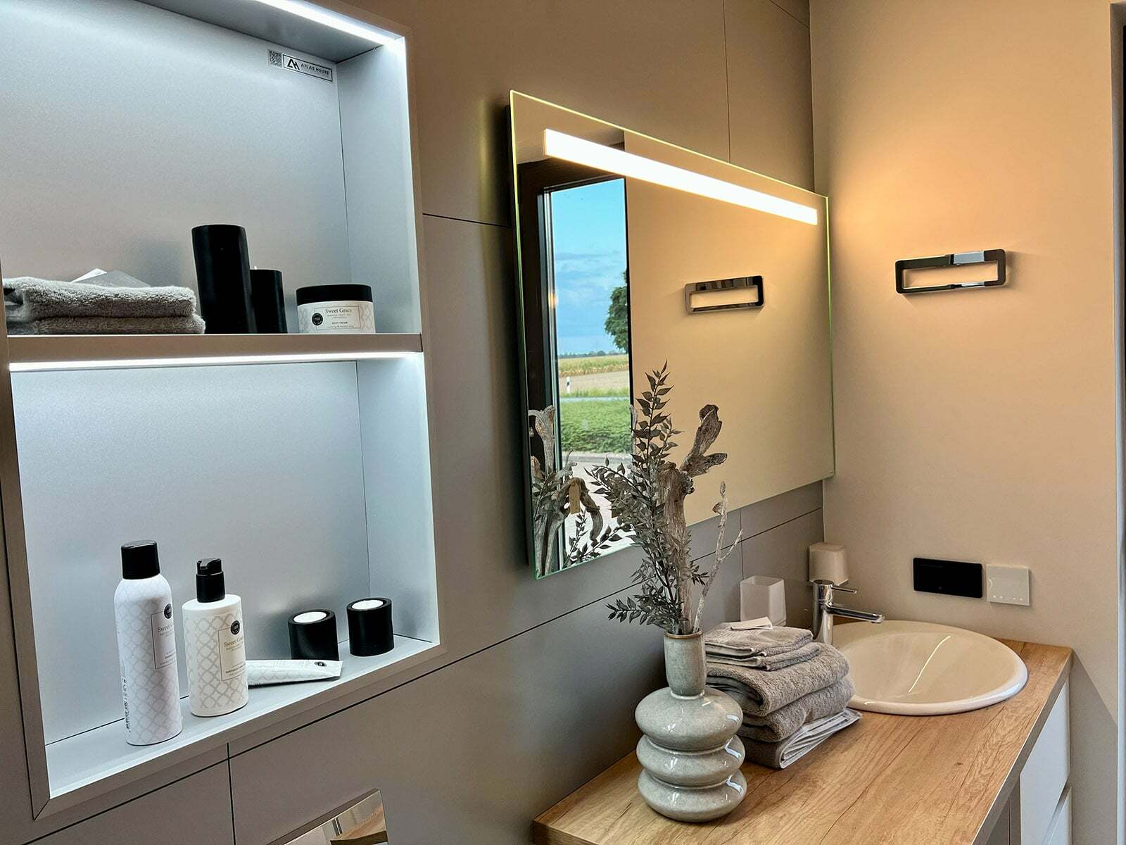 Tiny House - Modulhus - Minihus - Containerhus, Prefabricerat Hus - 40 m² - Energieffektiv - SIP-Modell Tiny House - Modulhus - Minihus - Containerhus, Prefabricerat Hus - 40 m² - Energieffektiv - SIP-Modell